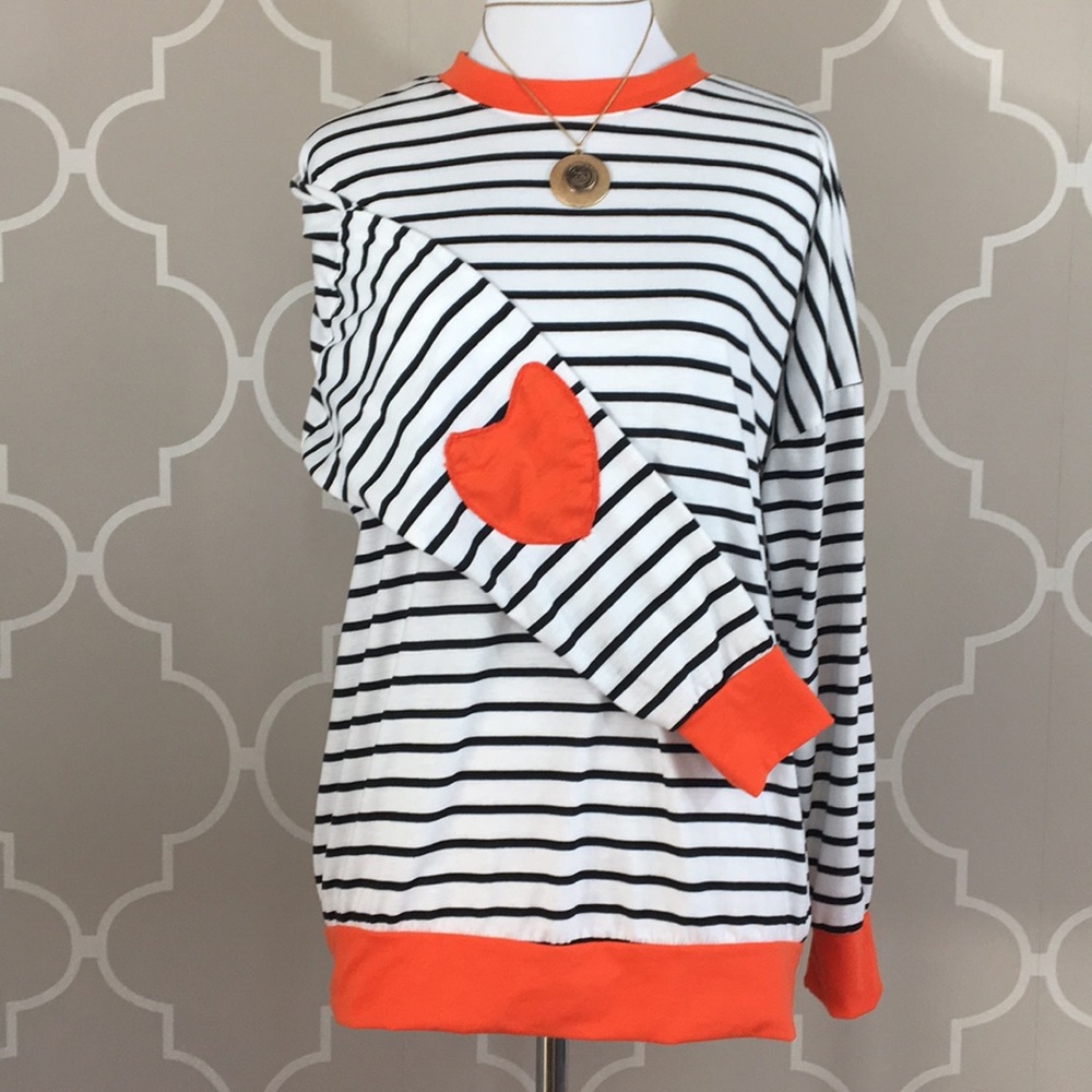 Boutique small long sleeve tee